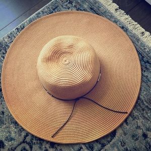 Woven wide brim hat